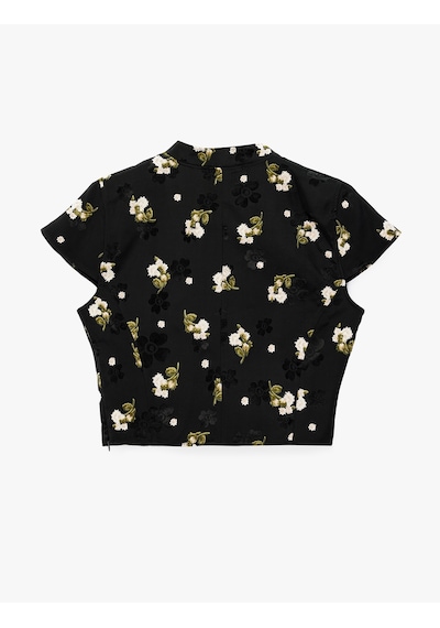 Koton Süslü Düğmeli Kısa Kollu Çiçek Desenli Dik Qipao Yaka Crop Bluz Siyah Desenli 7wak30017ew Koton Süslü Düğmeli Kısa Kollu Çiçek Desenli Dik Qipao Yaka Crop Bluz Siyah Desenli 7wak30017ew