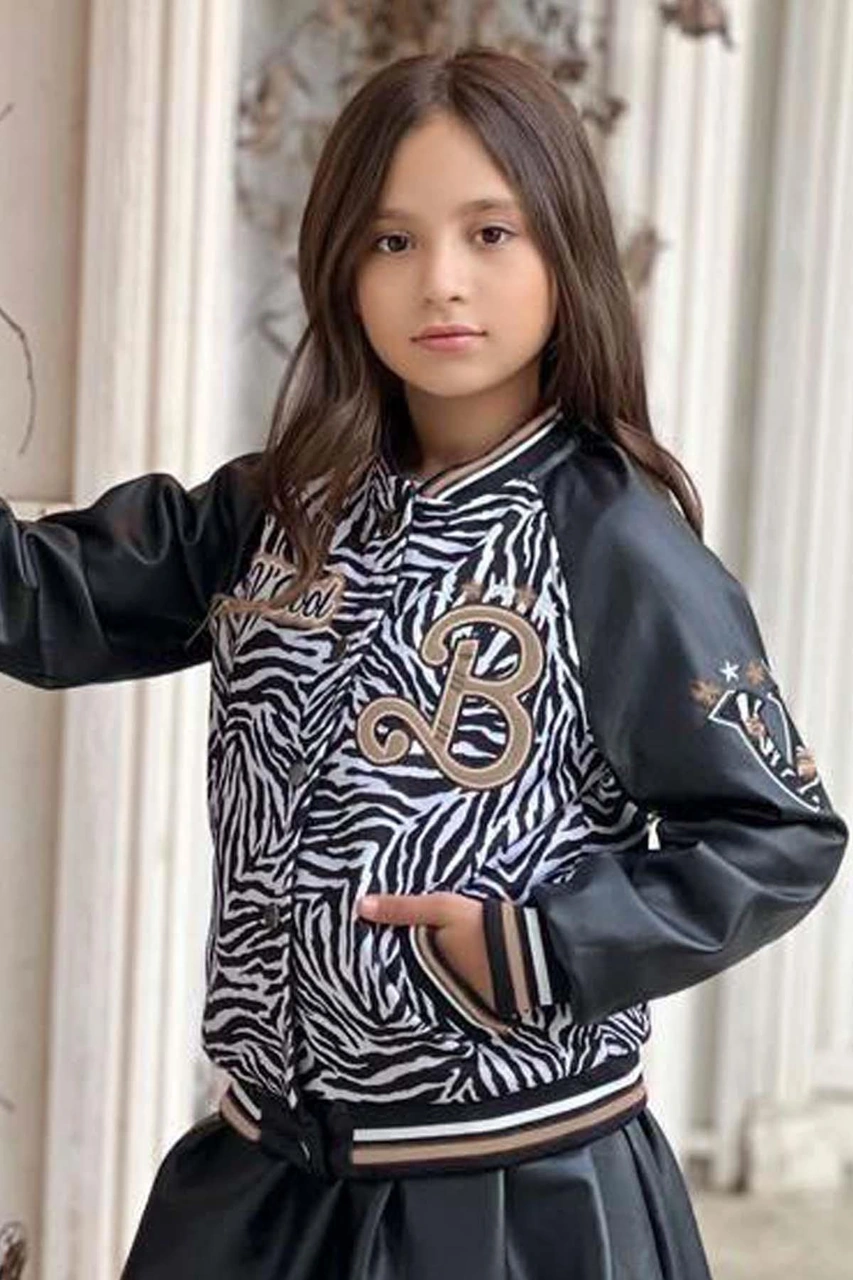 Riccotarz Kız Çocuk V Cool Yazı Baskılı Sweatshirt Zebra Ve Gold Şerit Detaylı Deri Ceketli Etekli Takım Gold Riccotarz Kız Çocuk V Cool Yazı Baskılı Sweatshirt Zebra Ve Gold Şerit Detaylı Deri Ceketli Etekli Takım Gold