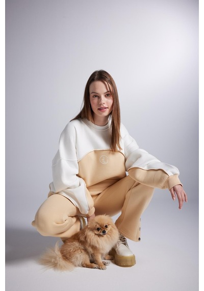 Holly Lolly Şardonlu 3 İplik Kumaş Logolu Oversize Nola Sweatshirt Bej