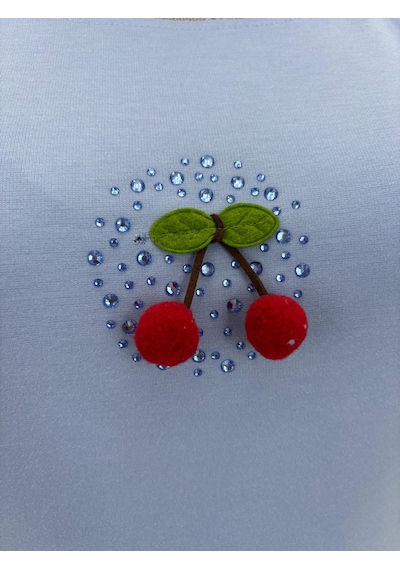 Büyük Beden Yakası Kolları Dantel Detaylı Taşlı Kiraz Figürlü Kadın Bluz Mavi