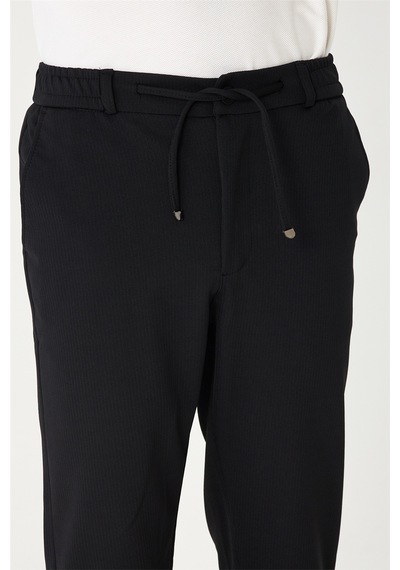 Siyah Bağcıklı Modern Kesim Jogger Pantolon Siyah