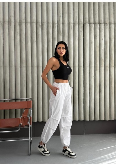 Dizleri Pile Detaylı Paraşüt Pantolon Beyaz