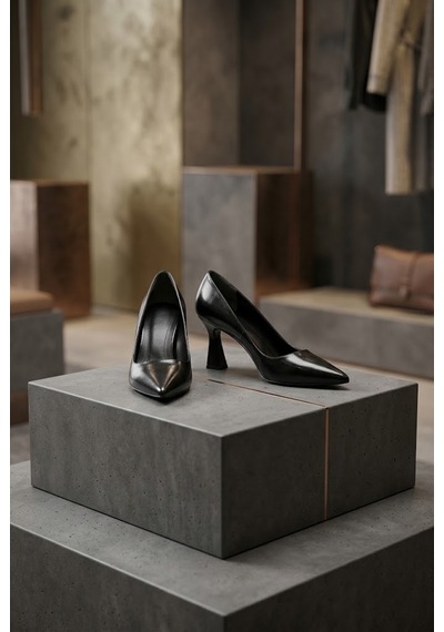 Shoetek Vienatta Kadın Stiletto İnce Topuklu Siyah Kırışık Deri Siyah Cilt
