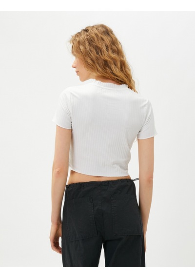 Koton Crop Tişört Kısa Kollu Dik Yaka Beyaz 3sak50007ek Beyaz Koton Crop Tişört Kısa Kollu Dik Yaka Beyaz 3sak50007ek Beyaz
