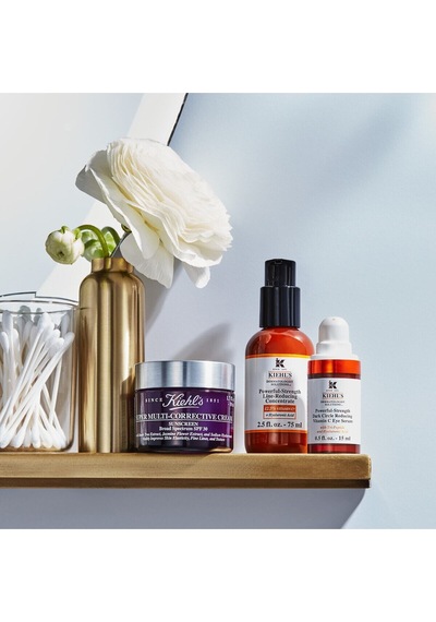 Yaşlanma Karşıtı 7 Etkiyi Bir Arada Pürüzsüz, Ve Genç Görünüm Veren Anti-aging Bakım Kremi. 50ml