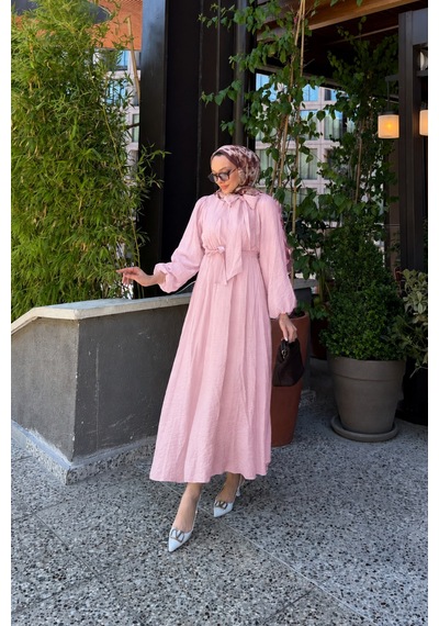 Riella Butik Eliz Fiyonk Detaylı Yazlık Tesettür Elbise Pembe