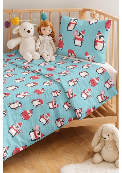 Evimde Bambaşka Penguen Mavi Erkek Çocuk Odası Tek Kişilik Pike Takımı - Kış Desenli 160x220 CM Yatak Örtüsü Evimde Bambaşka Penguen Mavi Erkek Çocuk Odası Tek Kişilik Pike Takımı - Kış Desenli 160x220 CM Yatak Örtüsü