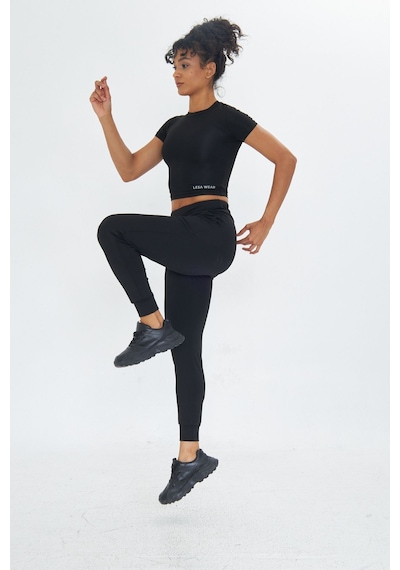 Lesa Wear Soft Touch Bedene Oturan Spor Crop T-shirt Short Fitted Siyah