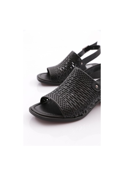 Dgn 015 Kadin Arkadan Bağlamali Sandalet 015-142-R1534 Siyah