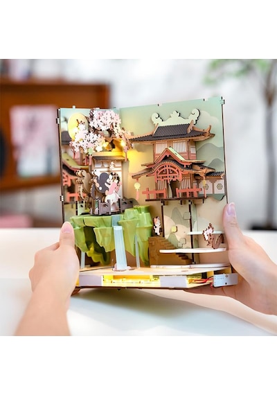 Rolife Tgb05 Falling Sakura Kitap Köşesi Book Nook Dıy Minyatür Maket Model Seti Mini Dollhouse 3d Model Kit Detaylı Dekoratif Hobi Seti 3d Puzzle Tiny House