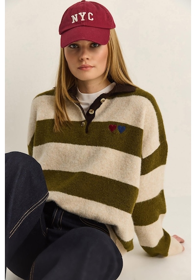 Shade Kadın Oversize Çizgili Polo Yaka Kalp Desen Nakış İşlemeli Triko Kazak 2632 60283920 - Krem-yeşil Çok renkli Shade Kadın Oversize Çizgili Polo Yaka Kalp Desen Nakış İşlemeli Triko Kazak 2632 60283920 - Krem-yeşil Çok renkli