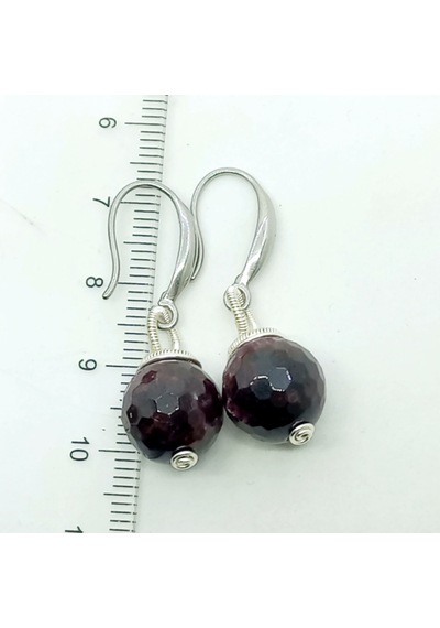 2638 Faset Kesim Garnet Çelik Aparatlı El Yapımı Küpe Bordo