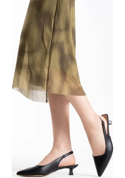 Alfaze Siyah Cilt Sivri Burun Kısa İnce Topuklu Slingback Ayakkabı Topuk Boyu 5 Cm