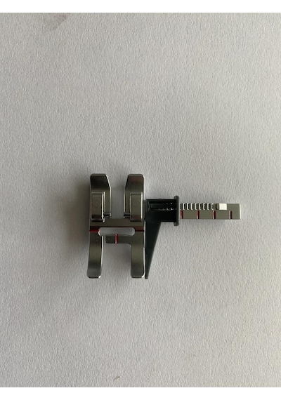 Pfaff Ayarlanabilen Kılavuz Ayağı 820677096