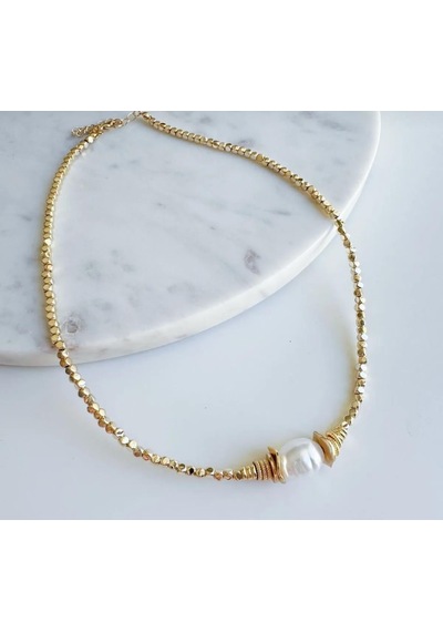 İnci Kare Gold Boncuk Kolye