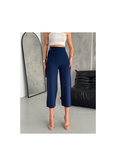 Gugus Kadın Beli Tokalı Bermuda/kapri Kumaş Pantolon Bol Paça Lacivert