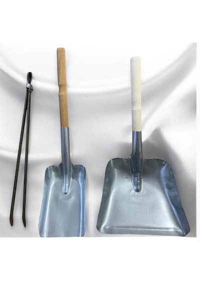 2 Adet Kömür Ve Köz Küreği ,soba Şömine Mangal Küreği 1 Büyük 1 Küçük ,1 Adet Köz Maşası
