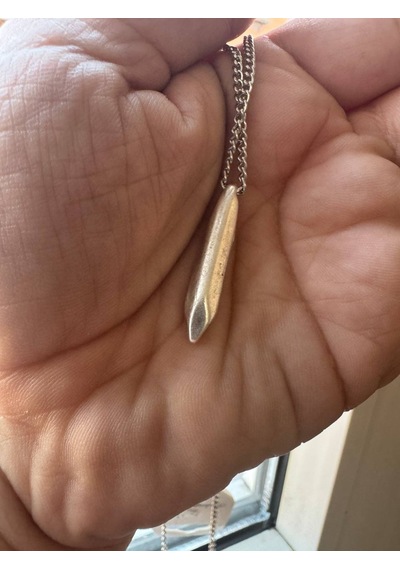 Minimal Metal Silindir Erkek Kolye Modern Ve Maskülen Tasarım Çok renkli