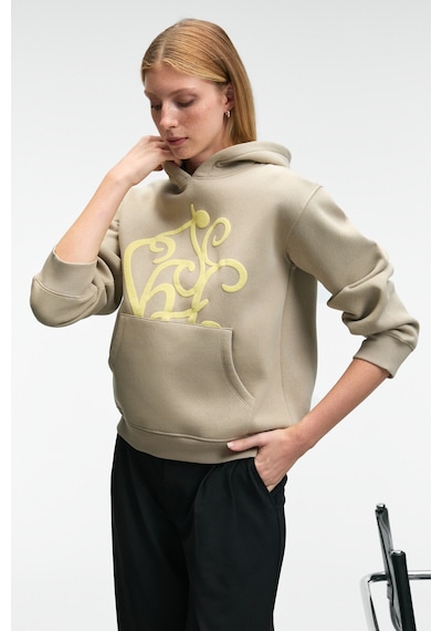 Grimelange LIORAEN Kadın Baskılı Relaxed Kanguru Cepli Kapüşonlu Taş Rengi Sweatshirt