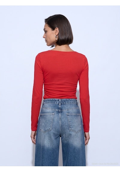 Dilvin 32780 V Yaka Büzgülü Top-kırmızı