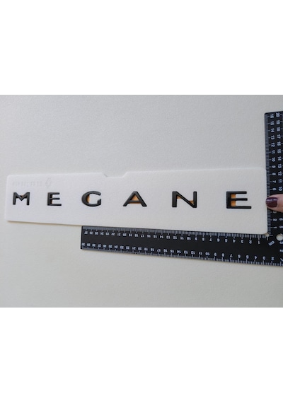 Megane Boşluklu Piano Black Bagaj Yazısı 3m 3d Abs