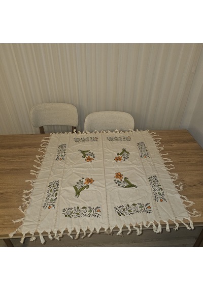 Çiçek Desenli El Baskısı El Boyaması Masa Örtüsü 100x100 Beyaz