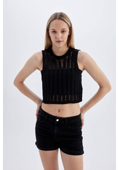 DeFacto Regular Fit Crop Bisiklet Yaka Kroşe Atlet D1982AX24SMBK56