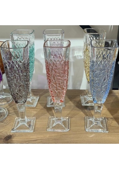Kare Tabanlı Kesme Desenli Renkli Flüt Kadeh Seti Beyaz
