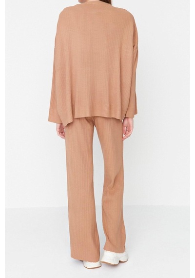 Ersefa Tarz Kadın Modern Moda Normal Bel Boru Paça Bisiklet Yaka Basic B Camel Ersefa Tarz Kadın Modern Moda Normal Bel Boru Paça Bisiklet Yaka Basic B Camel