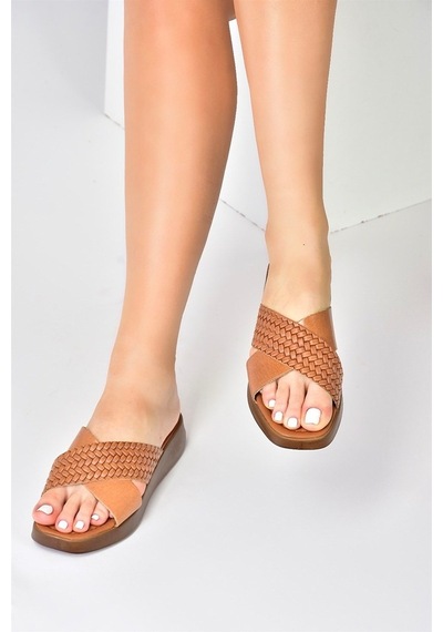 Fox Shoes Taba Hakiki Deri Çapraz Bantlı Kadın Terlik M291049903