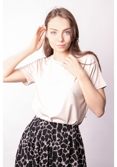 Kadın Sıfır Yaka Kırışmaz Span Karışımlı Şık Kısa Kol Likralı T-shirt Bluz-bej Bej