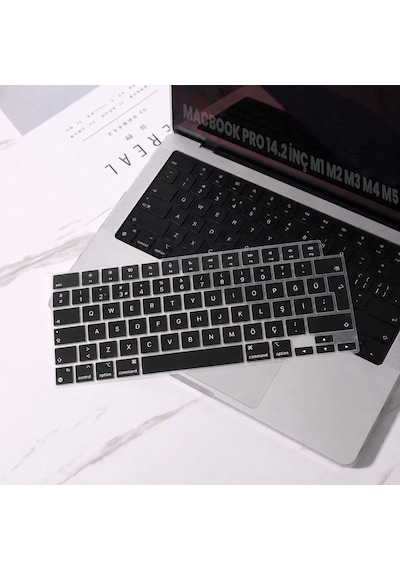 Macbook Pro 14.2 İnç M1 M2 M3 M4 M5 A2442 A2992 A2918 Uyumlu Türkçe Q Klavye Koruyucu Siyah Silikon Diğer