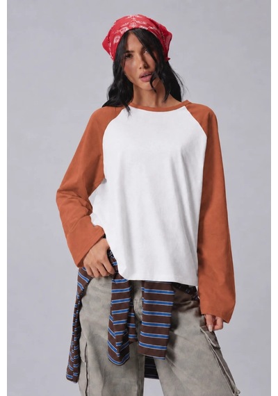 Cool Tarz Kadın Oversize Kontrast Kollu Raglan Bisiklet Yaka Düşük Omuzlu T-shirt Beyaz-turuncu Beyaz-turuncu Cool Tarz Kadın Oversize Kontrast Kollu Raglan Bisiklet Yaka Düşük Omuzlu T-shirt Beyaz-turuncu Beyaz-turuncu