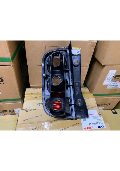 Nıssan Micra K12 2003-2007 Arası Tyc Sağ Stop Lambası Duysuz 26550-ax720 / 26550-ax710