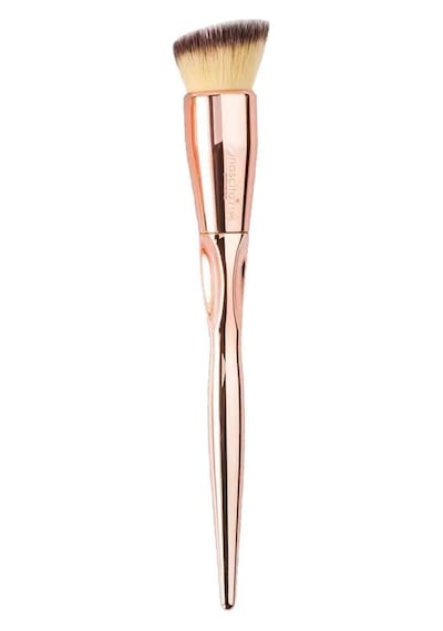 Nascita Bronzy Glow Açılı Kabuki Fondöten Fırçası 194