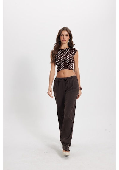 Tudors Kadın Slim Fit Dar Kesim Puantiyeli Bisiklet Yaka Kahverengi Crop Bluz-50807