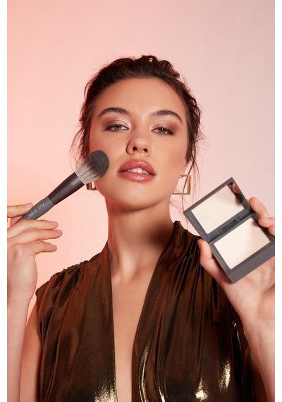 Kompakt Pudra - 12 Saate Kadar Kalıcılık - Sıcak-nötr Cilt Alt Tonu - Compact Powder 10 Soft Desert Diğer