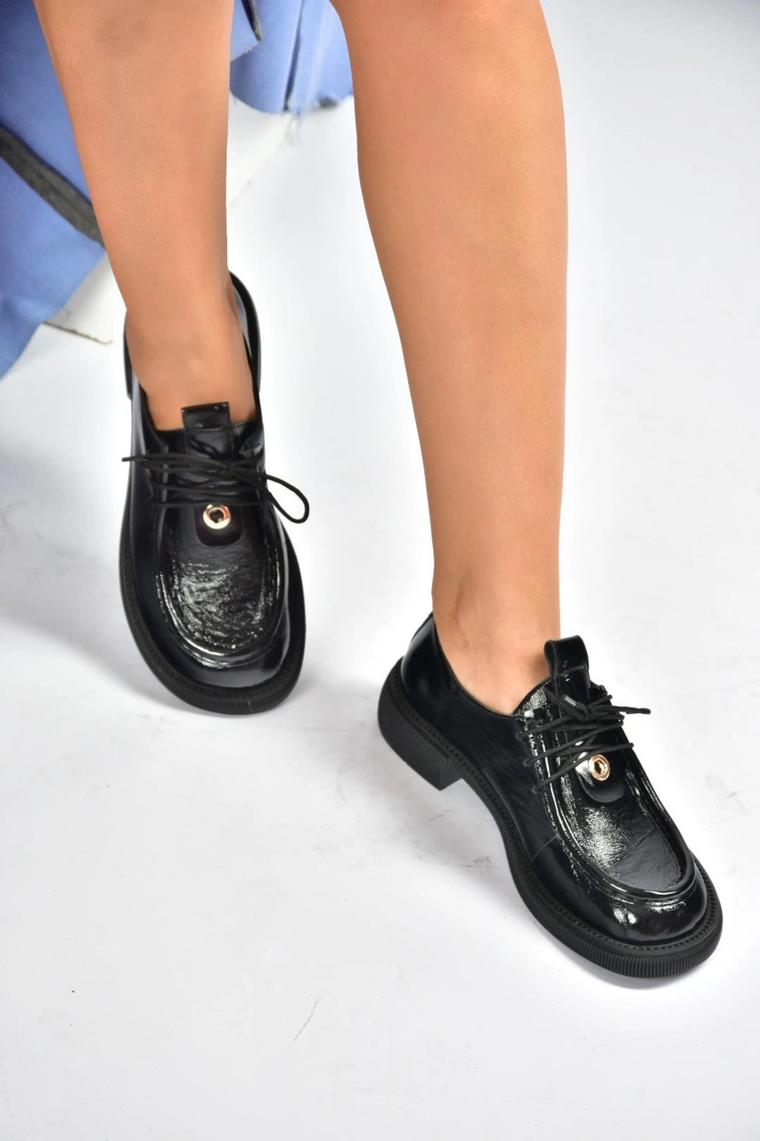 Fox Shoes V944085608 Siyah Rugan Bağcıklı Günlük Kadın Ayakkabı Siyah-rugan