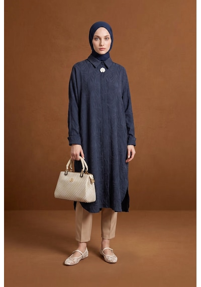 Armine Trend Kendinden Desenli Broş Detaylı Gizli Düğmeli Uzun Kollu Cepli Uzun Tunik Lacivert 26ya513 Armine Trend Kendinden Desenli Broş Detaylı Gizli Düğmeli Uzun Kollu Cepli Uzun Tunik Lacivert 26ya513