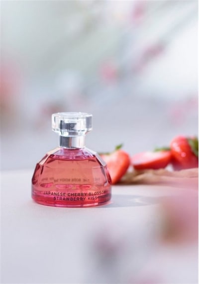 The Body Shop Japanese Cherry Blossom Strawberry Kiss Edt 50 Ml Çiçeksi  - Meyve
