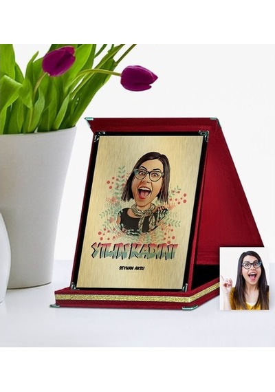 Kişiye Özel Yılın Kadını Karikatür Kırmızı Plaket - 5