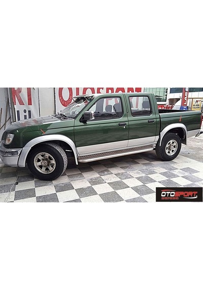Nissan Dodik Çamurluk Ağzı Fiberglass Boyasız