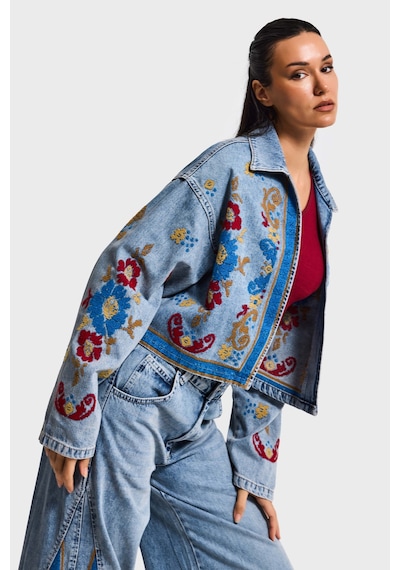 it's basic Kadın Kot Rengi 3s6-32 Bol Kesim Özel Nakış Desenli Tasarım Denim Ceket