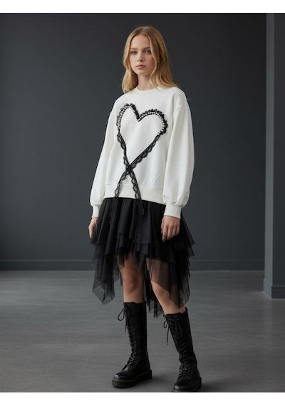 Kız Çocuk Oversize Kalp İşlemeli Tasarım Sweatshirt-16469 Ekru