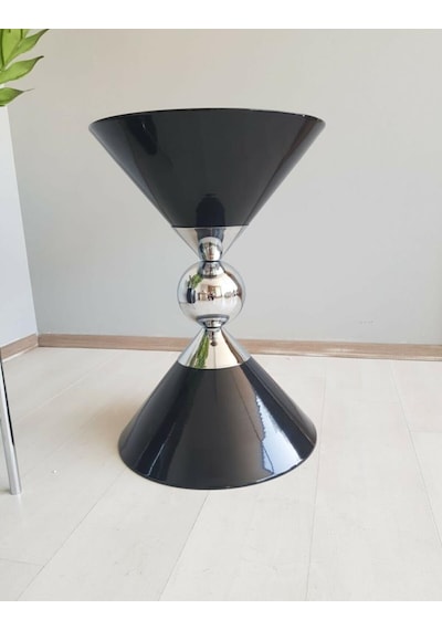 Dekoratif Piramit Siyah Parlak Model Krom Sehpa