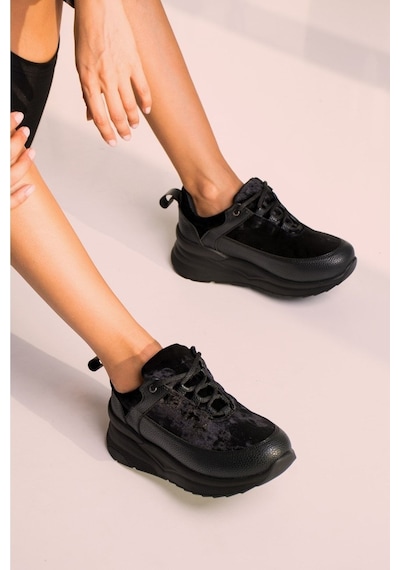Yeni Bej - Kadife Dolgu Taban Sneaker Model 440583 Siyah