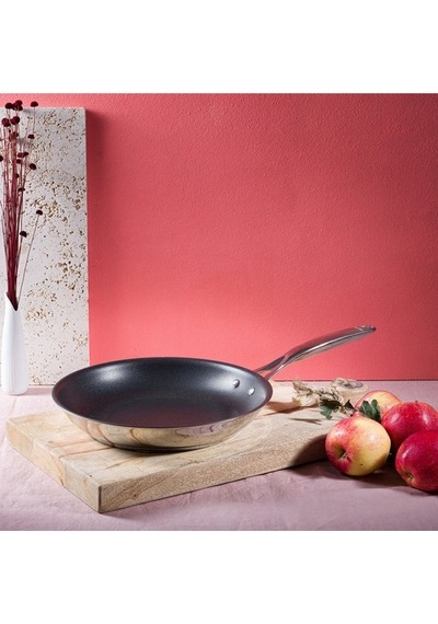 Cristel Yapışmaz Paslanmaz Çelik Tava - 5 Katmanlı Yapı, Eşit Isı Dağılımı, Fırın Dostu, Bulaşık Makinesi Uygun Çok Renkli Cristel Yapışmaz Paslanmaz Çelik Tava - 5 Katmanlı Yapı, Eşit Isı Dağılımı, Fırın Dostu, Bulaşık Makinesi Uygun Çok Renkli