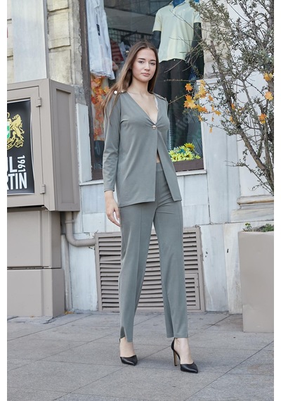 Kadın İpeksi Esnek Modal Kumaş V Yaka Uzun Kol Omuz Aksesuarlı Düğmeli Uzun Blazer Ceket-haki Haki Kadın İpeksi Esnek Modal Kumaş V Yaka Uzun Kol Omuz Aksesuarlı Düğmeli Uzun Blazer Ceket-haki Haki