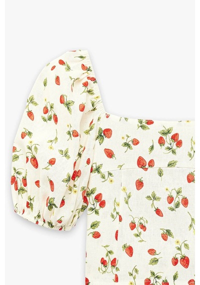 Koton Kız Çocuk Keten Viskon Karışımlı Gipeli Slim Fit Poplin Kare Yaka Crop Balon Kollu Çilek Desenli Bluz Kirmizi