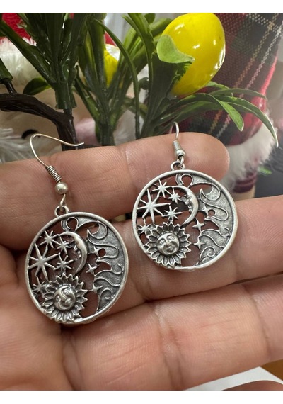 Güneş Ve Ay Figürlü Yuvarlak Metal Küpe Çok Renkli